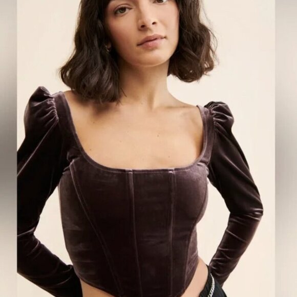 NWOT ASTR the Label Deep Purple Velvet Long Sleeve Top | Women's M - Picture 2 of 6